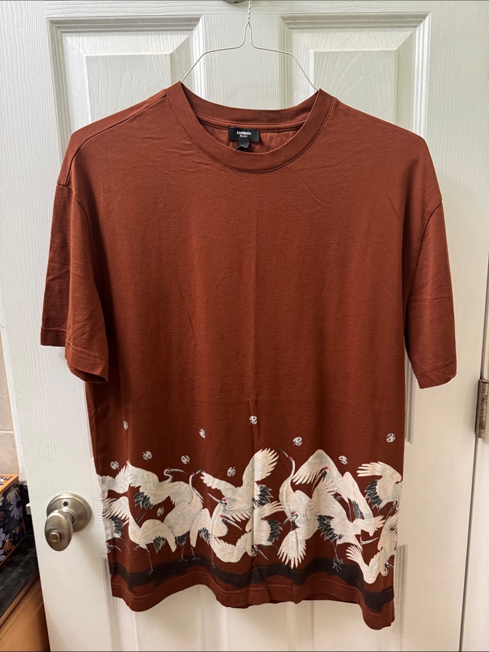 Express Rust Short-Sleeve Tee with White Crane Border Print